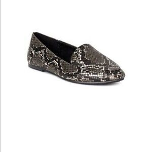 TIME AND TRU FEATHER FLATS 6-1/2